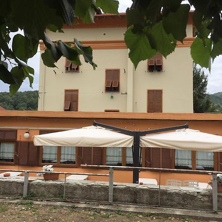 Albergo Chiara Savignone Bagian luar foto