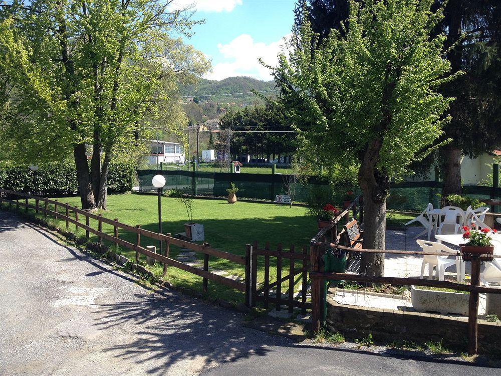 Albergo Chiara Savignone Bagian luar foto