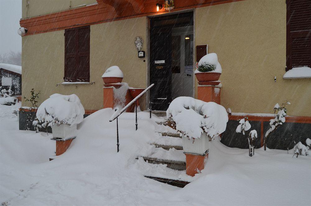 Albergo Chiara Savignone Bagian luar foto