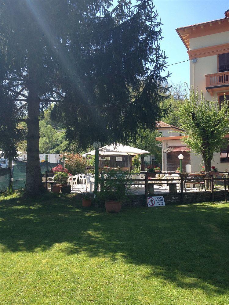 Albergo Chiara Savignone Bagian luar foto