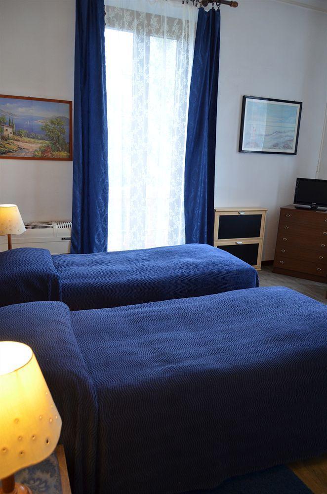 Albergo Chiara Savignone Bagian luar foto