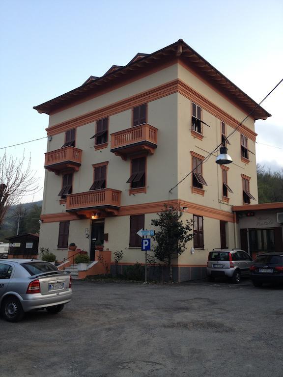 Albergo Chiara Savignone Bagian luar foto