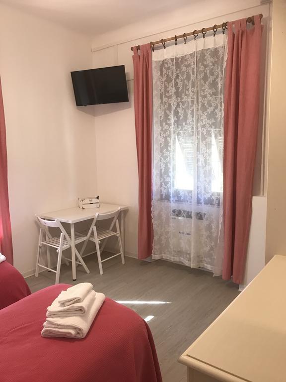 Albergo Chiara Savignone Bagian luar foto