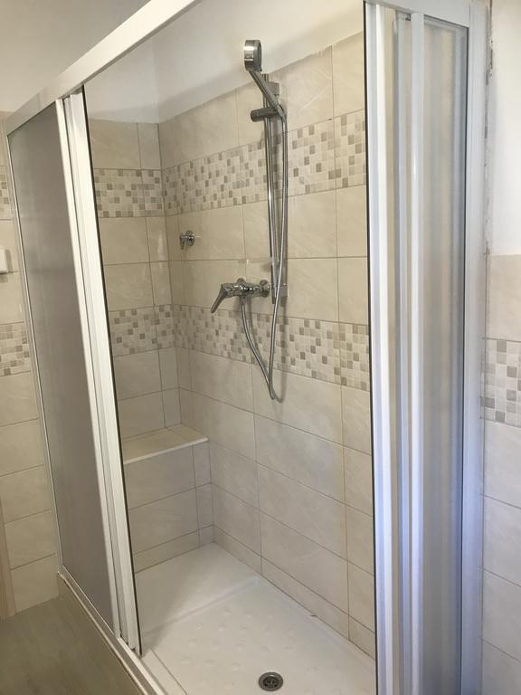 Albergo Chiara Savignone Bagian luar foto